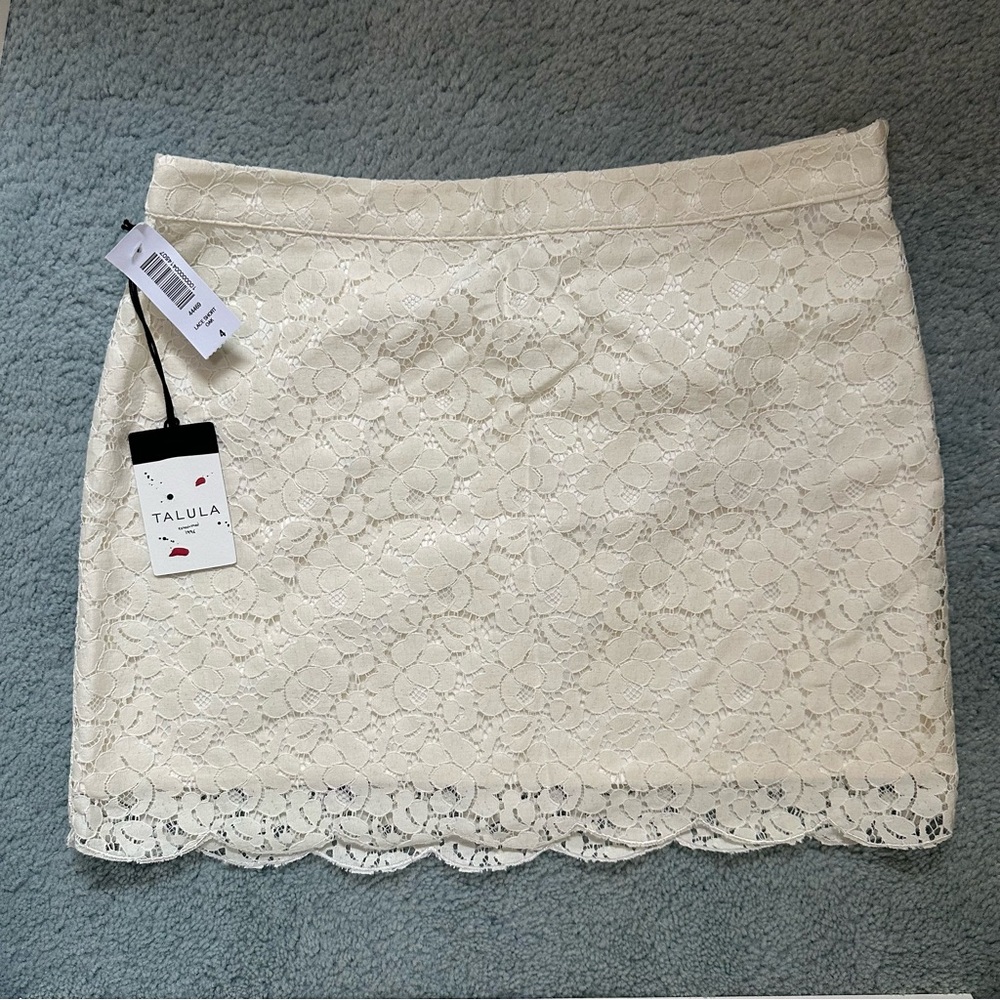 Aritzia Talula Cream Lace Women Skirt